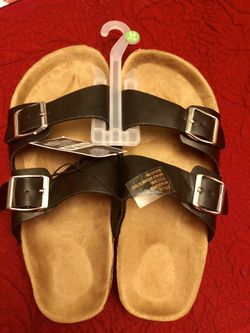 Girls sandals 2/3 in size.