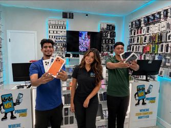70% OFF On Selective iPhones & Samsung's