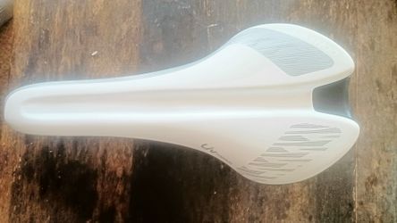 LIV Forward Saddle