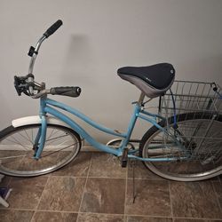 Huffy bike 26" beach cruiser w/ basket