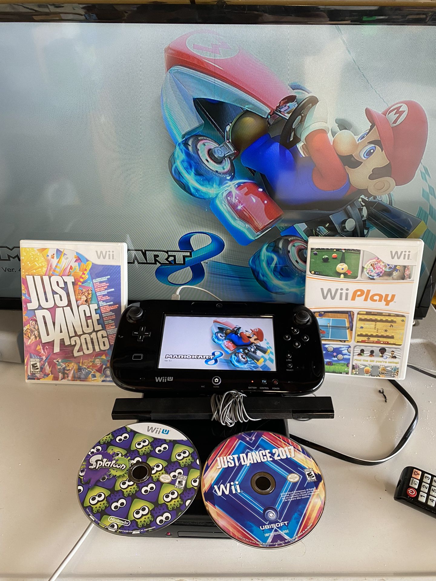 Nintendo Wii U + Games 