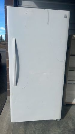 Freezer, 21 Ft.³ Upright Kenmore.