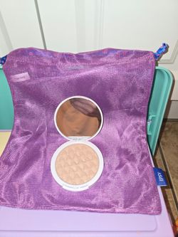 Compact Highlighter Powder with Mirror