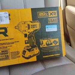 DeWalt Xr  20 V BrushlessV Max 1/2 Inch Impact Wrench