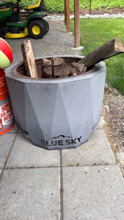 Blue sky smokeless fire pit