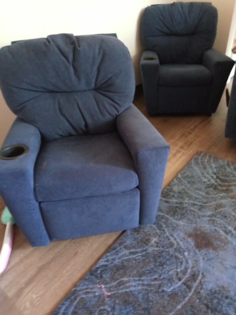 2 Children Recliners