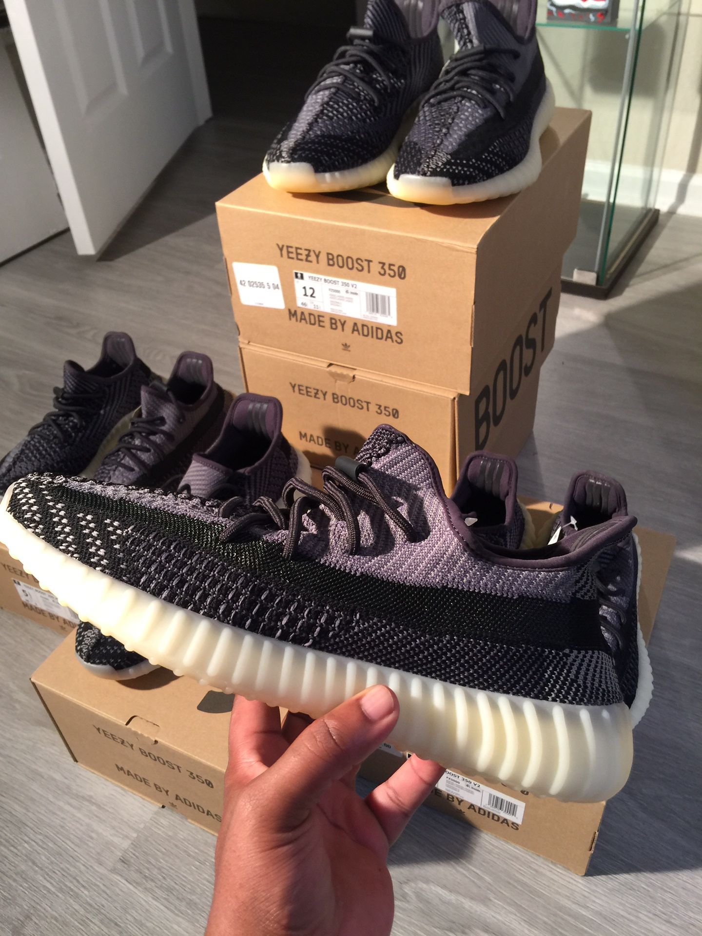 Yeezy 350 v2 carbon