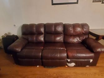 Leather couch with 2 recliners