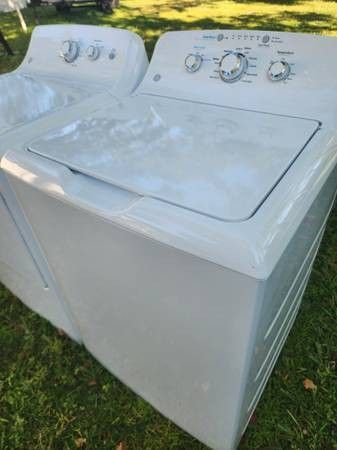 LIKE NEW GE SUPER CAPACITY WASHER AND DRYER MATCHED SET - FREE DELIVERY AND INSTALLATION