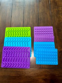 Gummy bear mold