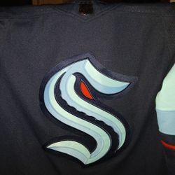 Size 2xl NHL Brand New Tags Still On It 