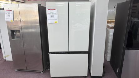 Samsung Bespoke Al Standard-Depth Beverage Center 30.1-cu ft 36-in Wide French Door Refrigerator with Dual Ice Maker and Door within Door (White Glass
