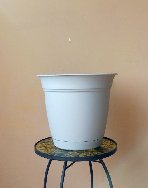 Plant Pot/ Plant Planter/ Flower Pot Patio Garden Saucer 