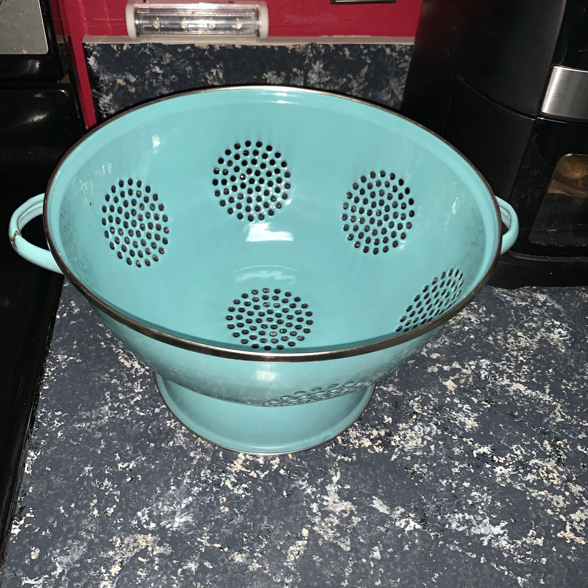 Like New beautiful Metal Turquoise Colander Strainer 6.5” x 11”