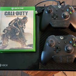 Xbox One w/ Controllers+games+external HD