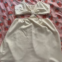 Baby Yellow Woman’s Dress; Crème Colored Hollister Jeans; A&F Cargo; Gray Jeans