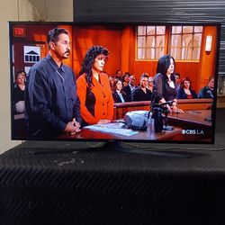 50 Inch Samsung 4k Smart Beautiful Tv Comes With Remote Control Shows Great Picture Works Perfect Guaranteed 