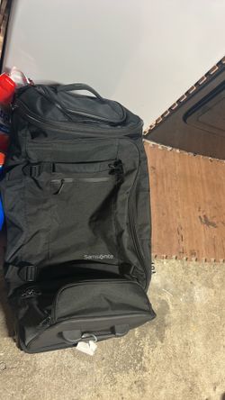 Samsonite detour 34” wheeled duffel bag