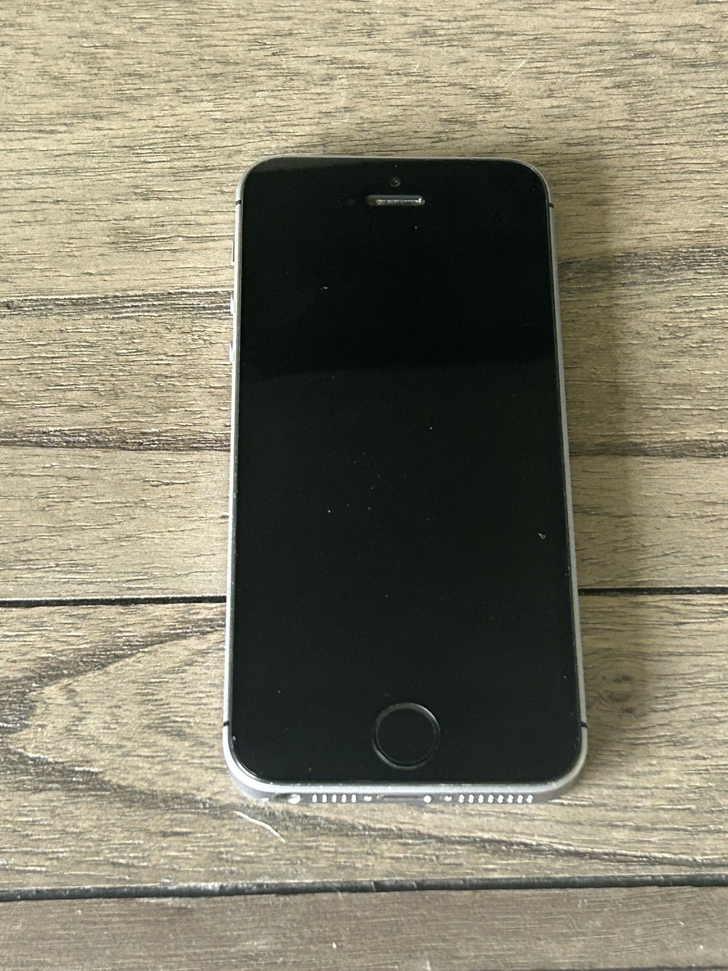 Apple iPhone SE (1st Gen) 32GB Silver for TracFone, Straight Talk,or Wi ...