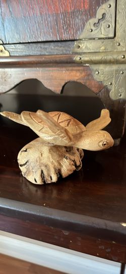 Wood turtle figurine