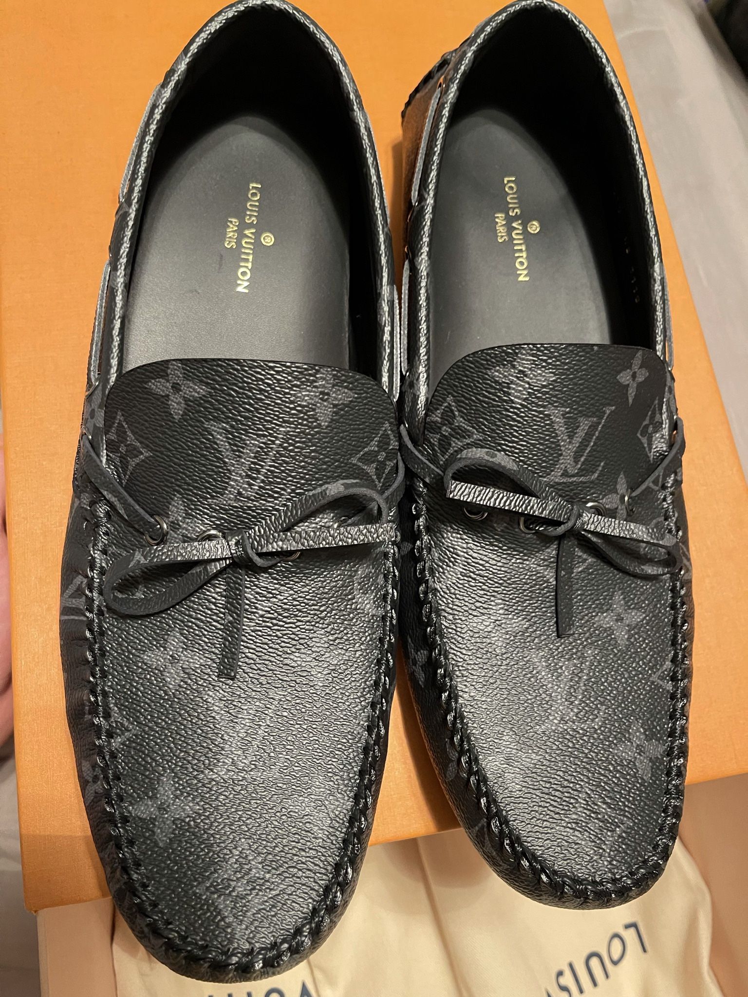 Louis Vuitton (Arizona Moccasin) (Size 11)