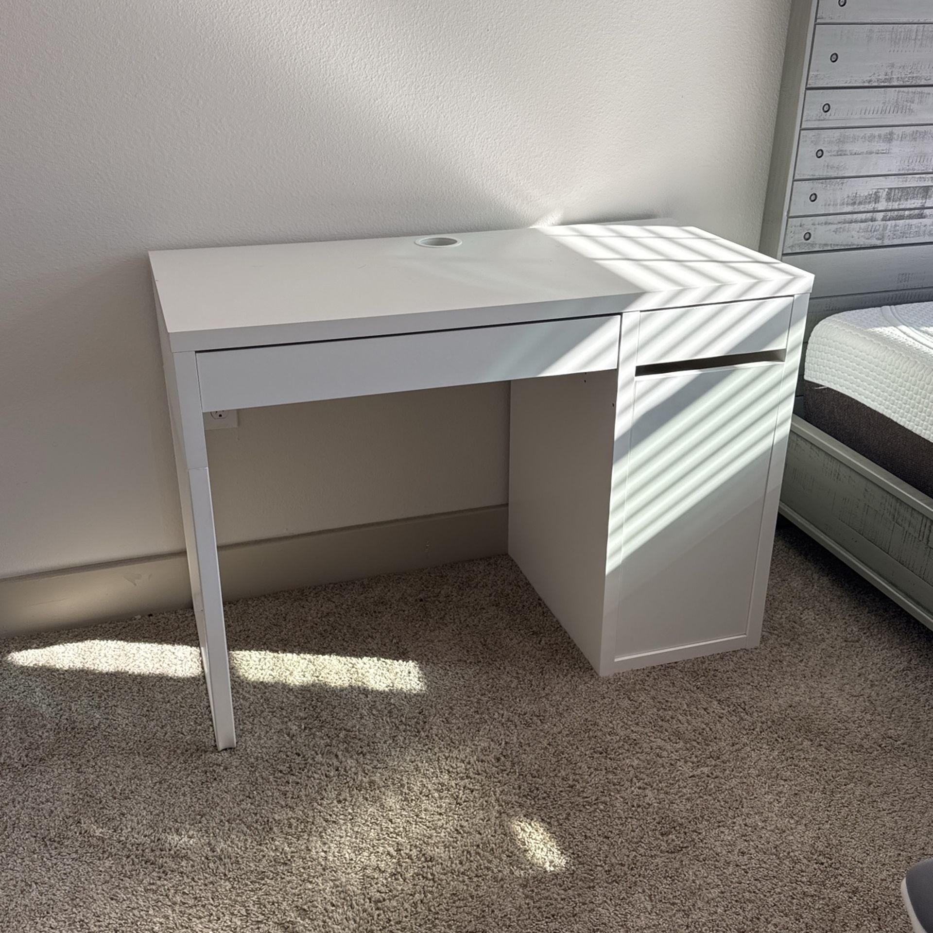 IKEA Study Table,All Products : American Fashion Style Bags On Sale