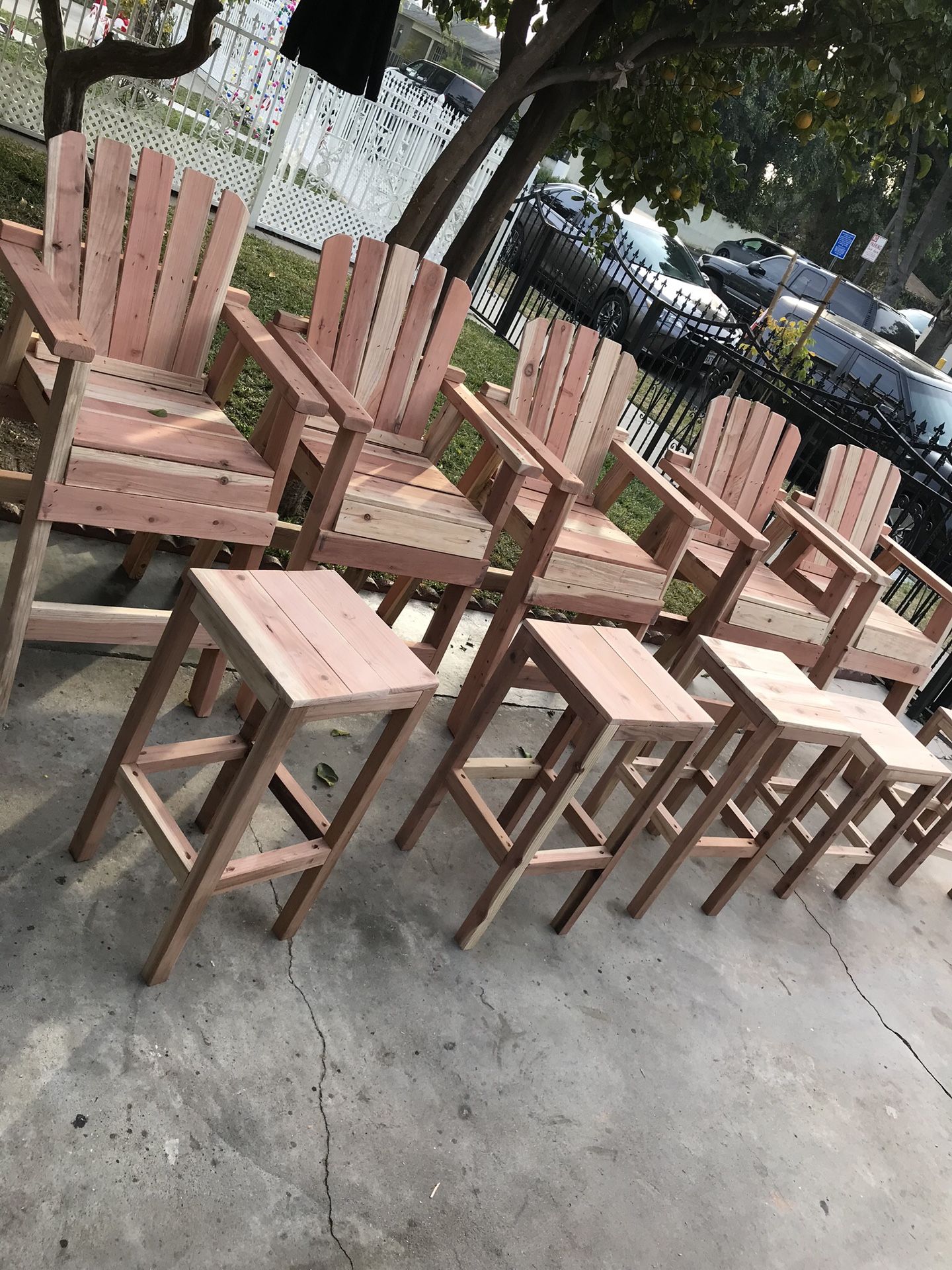 Can Redwood Be Used for Outdoor Furniture: Durable & Stylish Choices