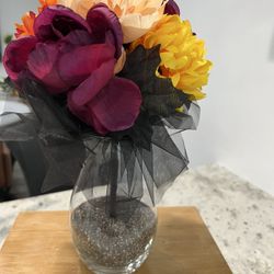 Vase w/flowers