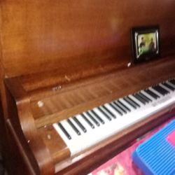 Good Old Piano Good Good S450