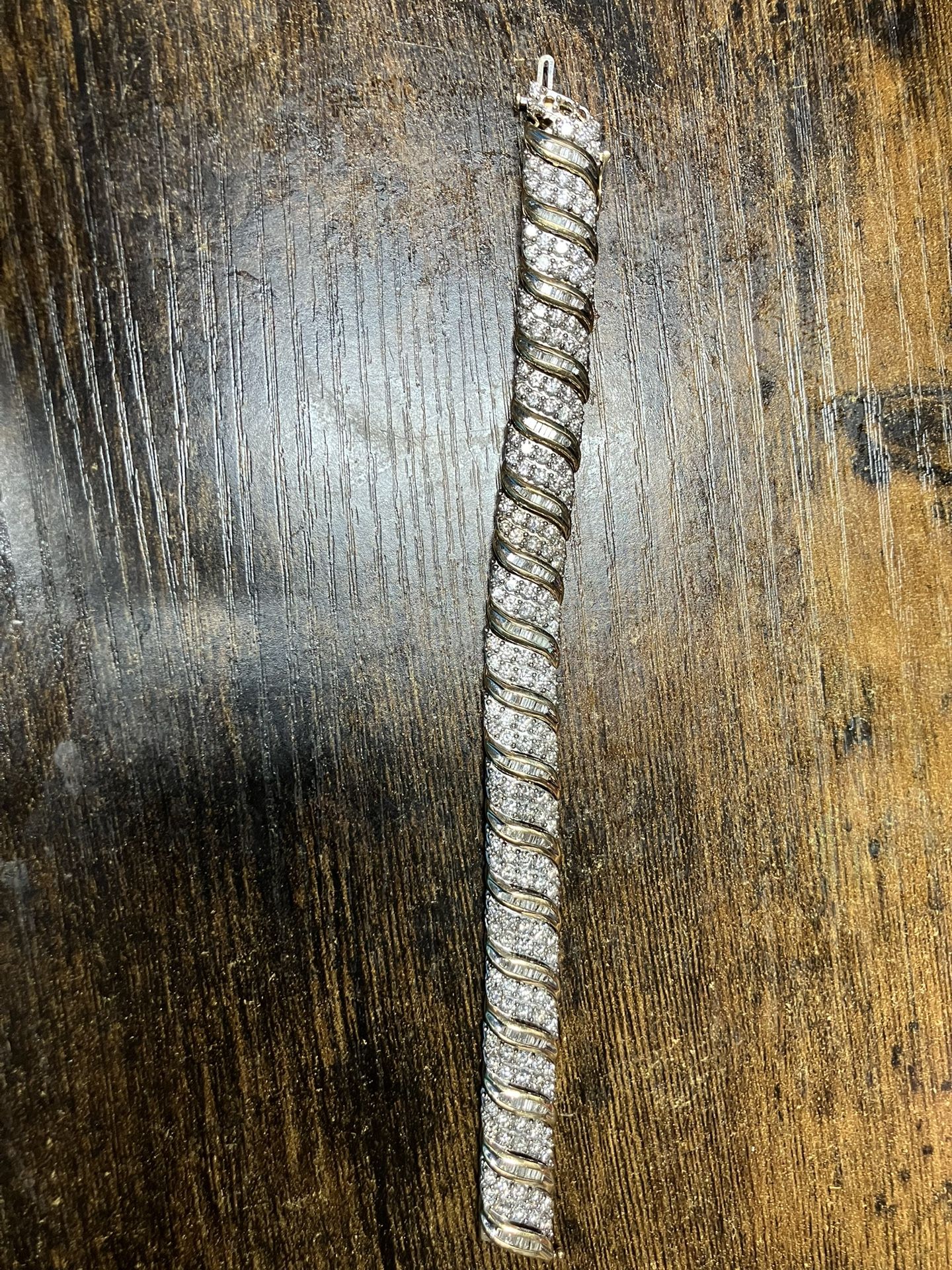 10k Woman Diamond Bracelet