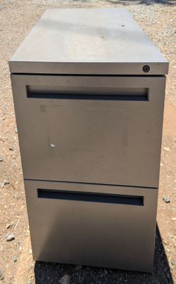 Heavy duty two-drawer filing cabinet *free