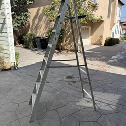 8 Foot Aluminum Folding A-Frame Ladder