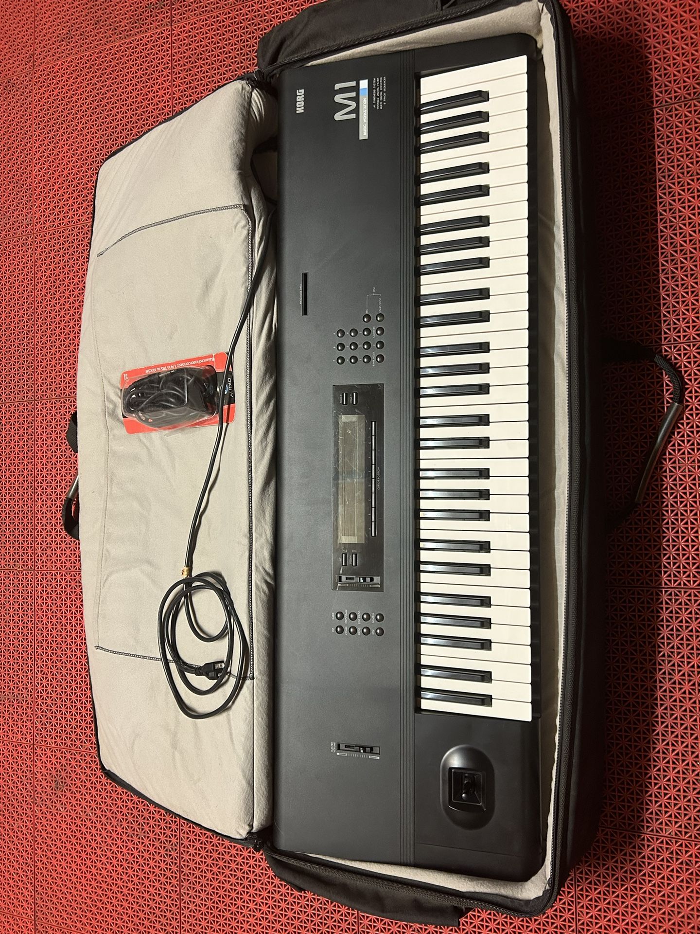 KORG M1 Music Station Keyboard In Excellent Working Conditions $295
