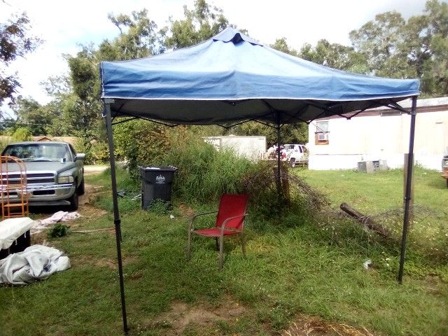10x10 Canopy Tent On The Wheels Excellent Condition $100 Delivery Available