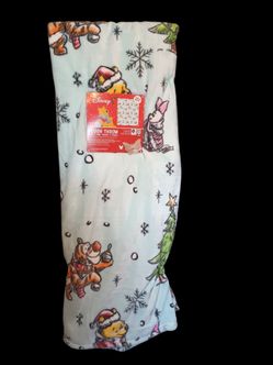 Disney Winnie The Pooh Christmas Throw 60x70in