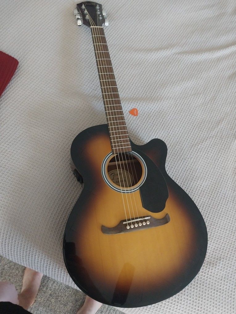 (NEW!) Fender Acoustic/Electric Guitar