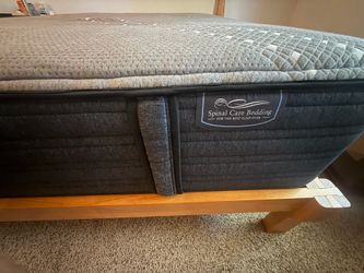 Queen hybrid mattress