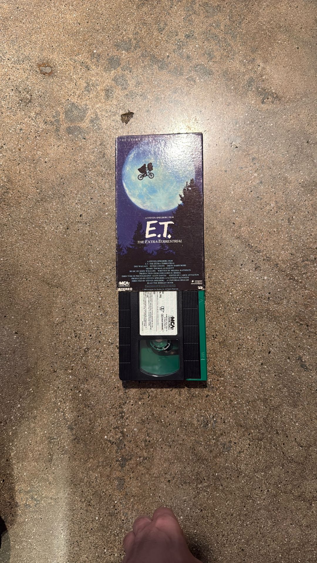 E.T. STEVEN SPIELBERG VHS TAPE MOVIE