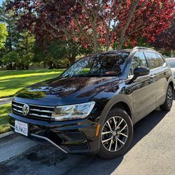 2019 Tiguan SE Black With 61k Miles In Excellent Condition 