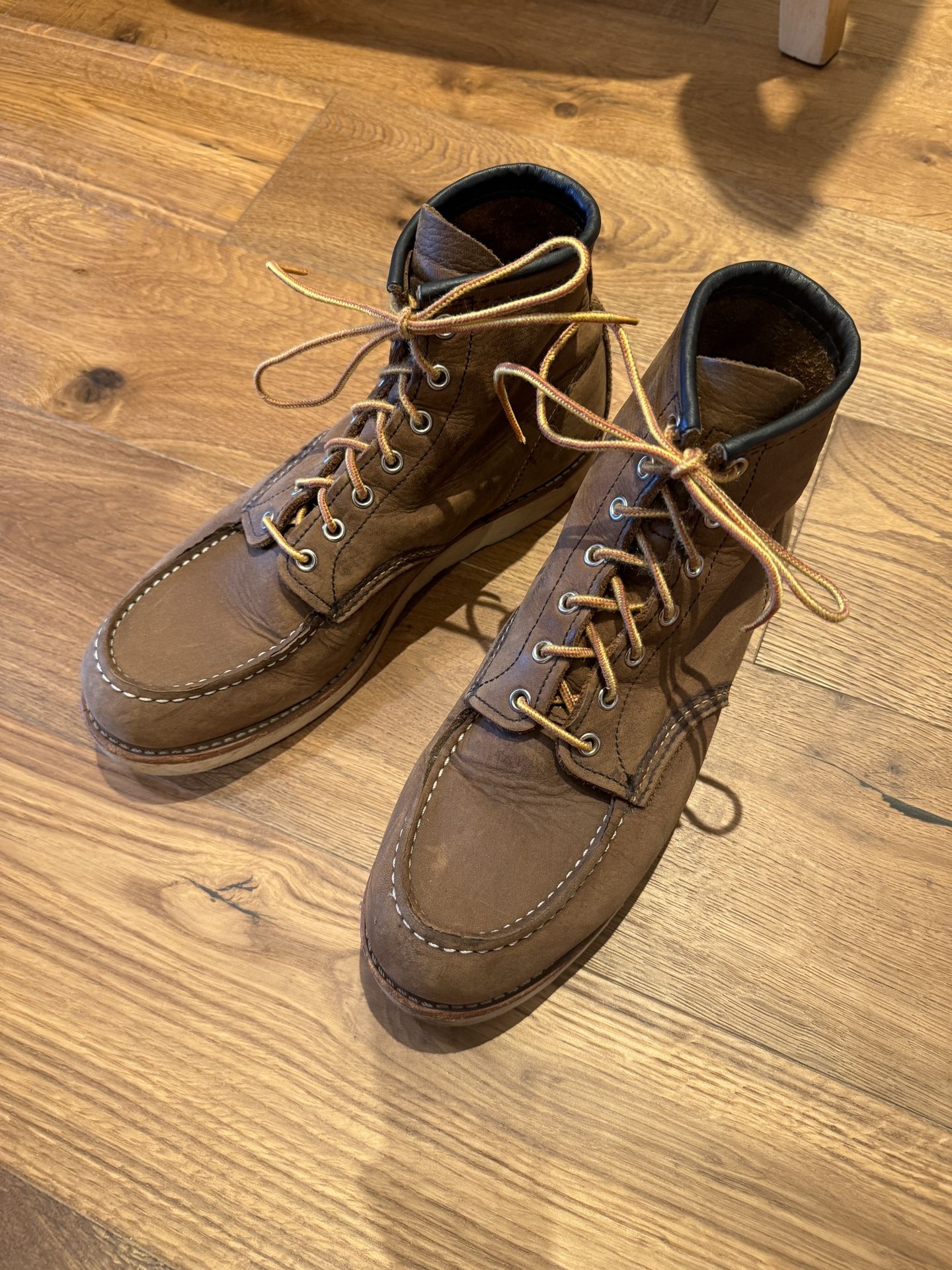 Red Wing 10.5 genuine leather work boot