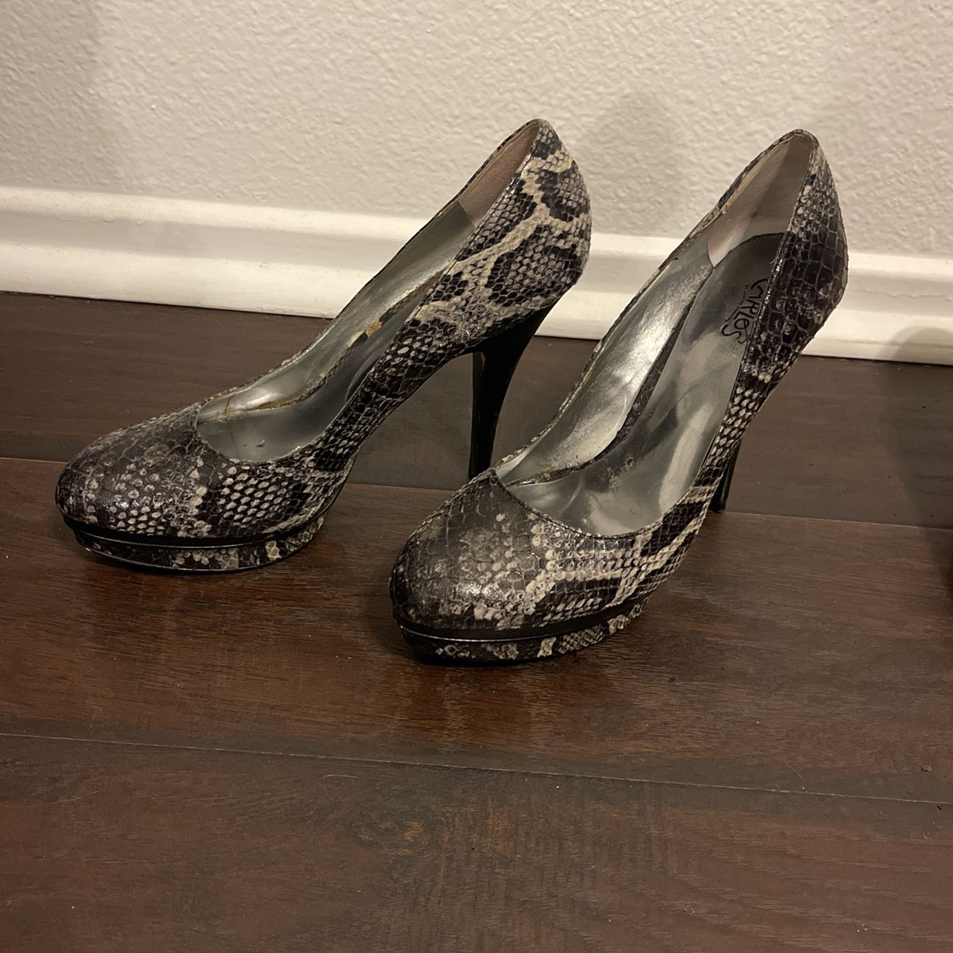 Carlos Santana Snake Skin Heels 7.5