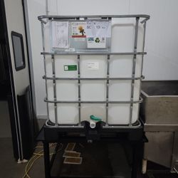 275 Gallon IBC Tote Container
