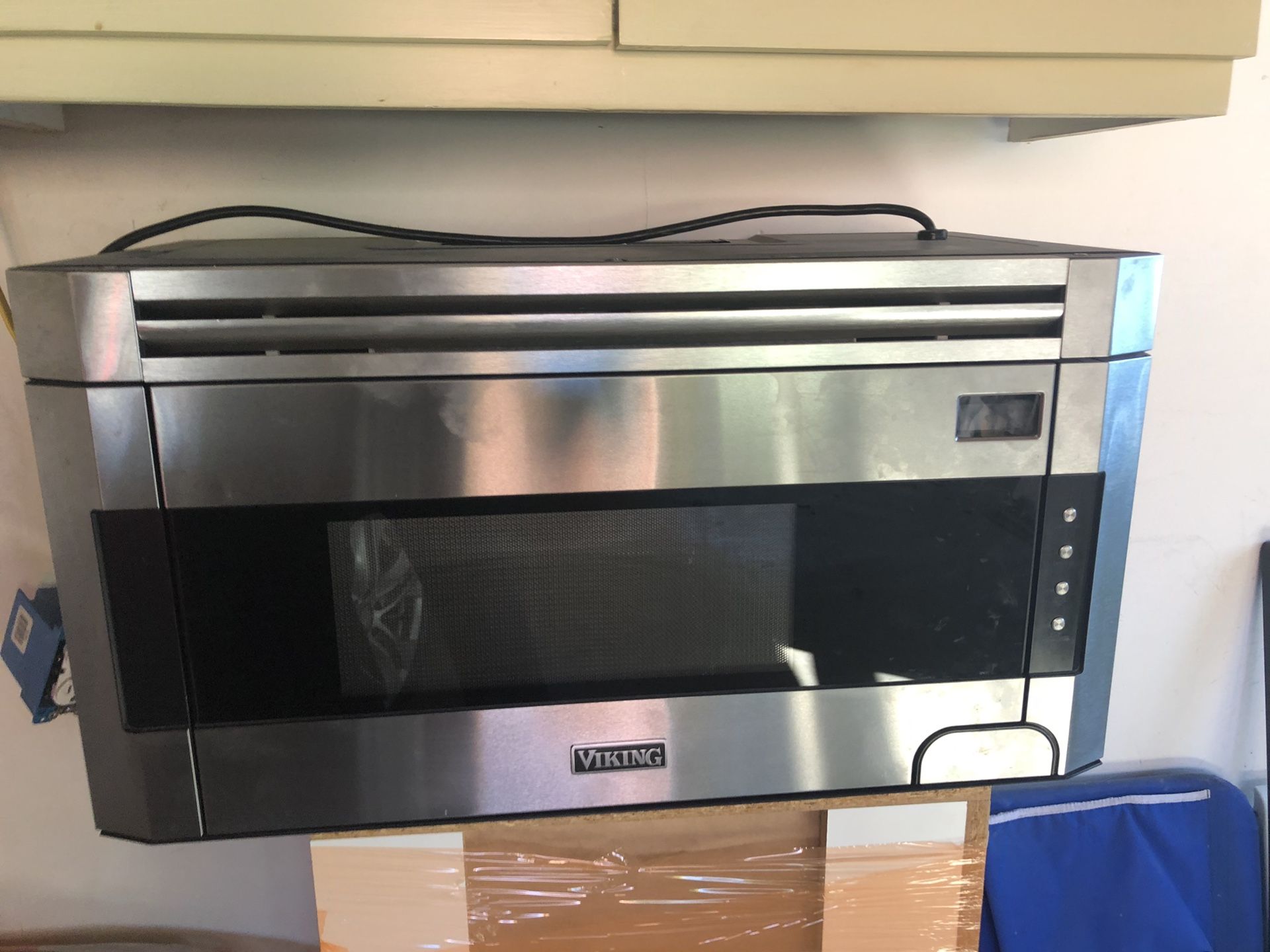 Viking Microwave Hood Combo