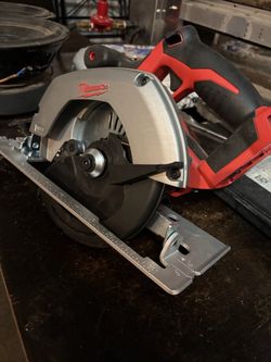 Milwaukee M18 6-1/2 inch Cordless Circular Saw