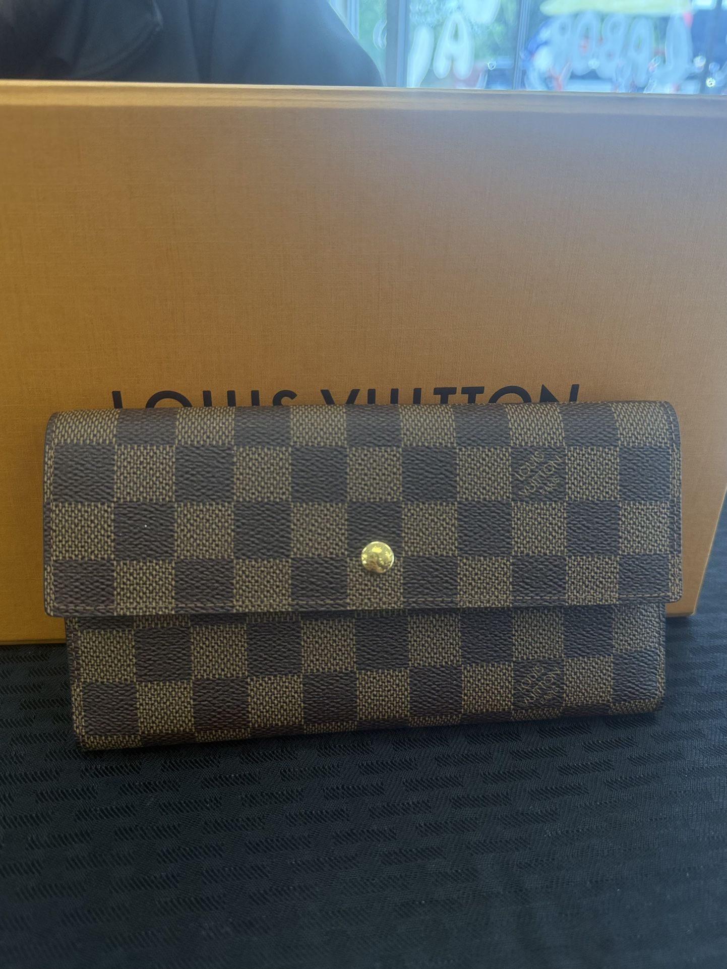 Louis Vuitton 