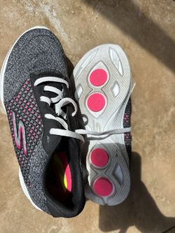 Ladies Size 6 Sketchers 