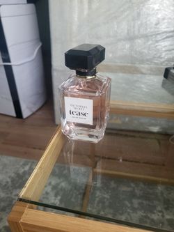 Perfume  tease Victoria  secret