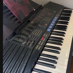 YAMAHA PIANO KEYBOARD 