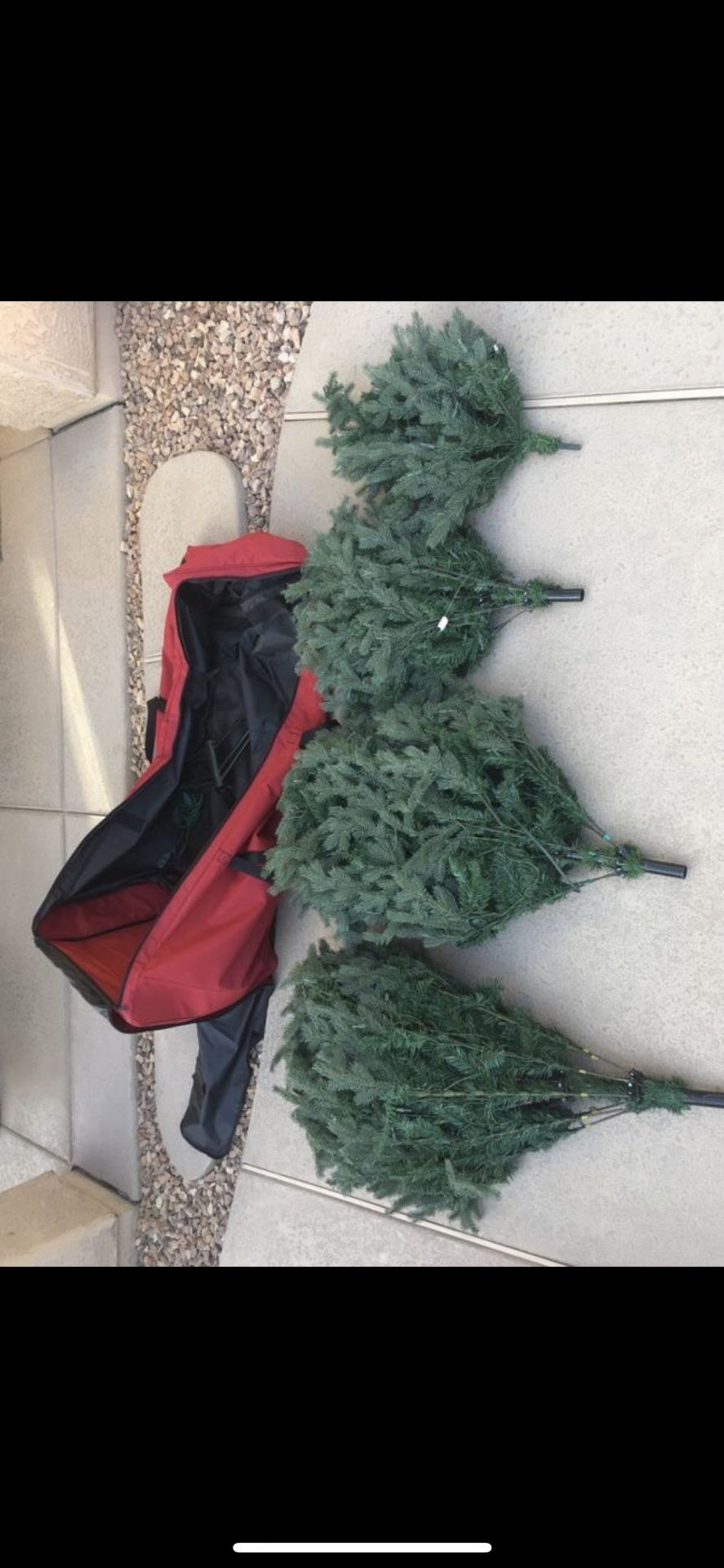 9.5ft pre-lit Christmas Tree