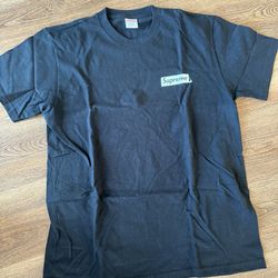 Supreme T -Shirt Men’s 100% Authentic Size Medium Pre-owned